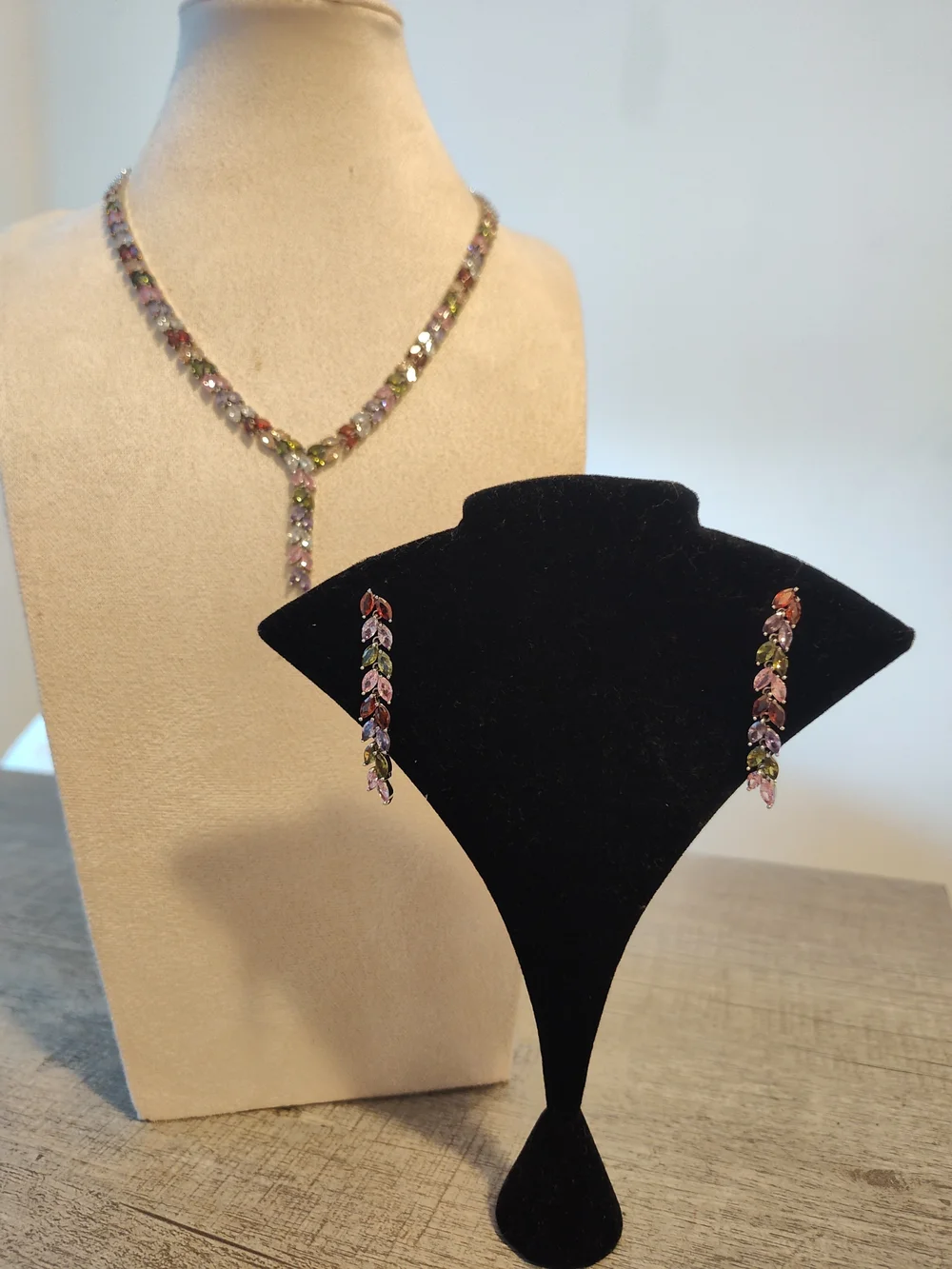 Swarovski Crystal Leaf Necklace and Earrings Set - Picture 4 of 7